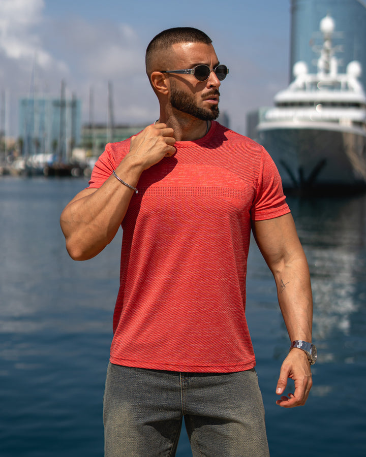 Maglietta a maniche corte a asciugatura rapida con scollo tondo nuova