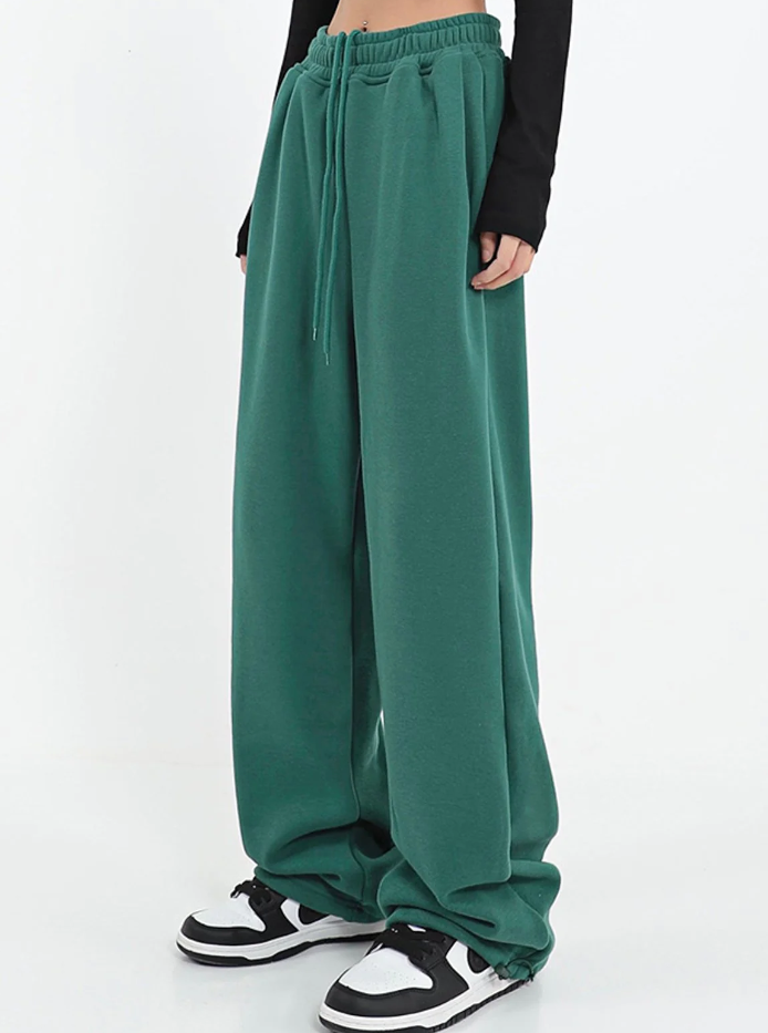 Best Baggy Sweatpants for Women to Wear in 2023