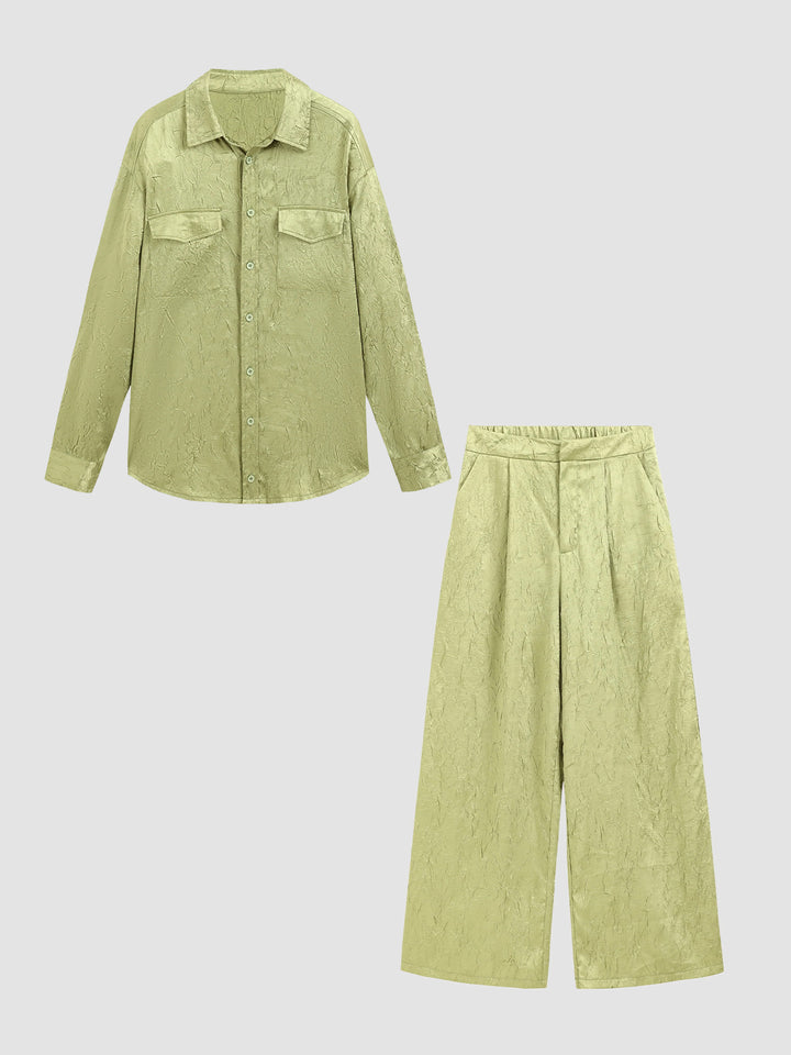 Conjunto de 2 piezas de camisa extragrande con bolsillo de parche de satén texturizado y pantalones anchos