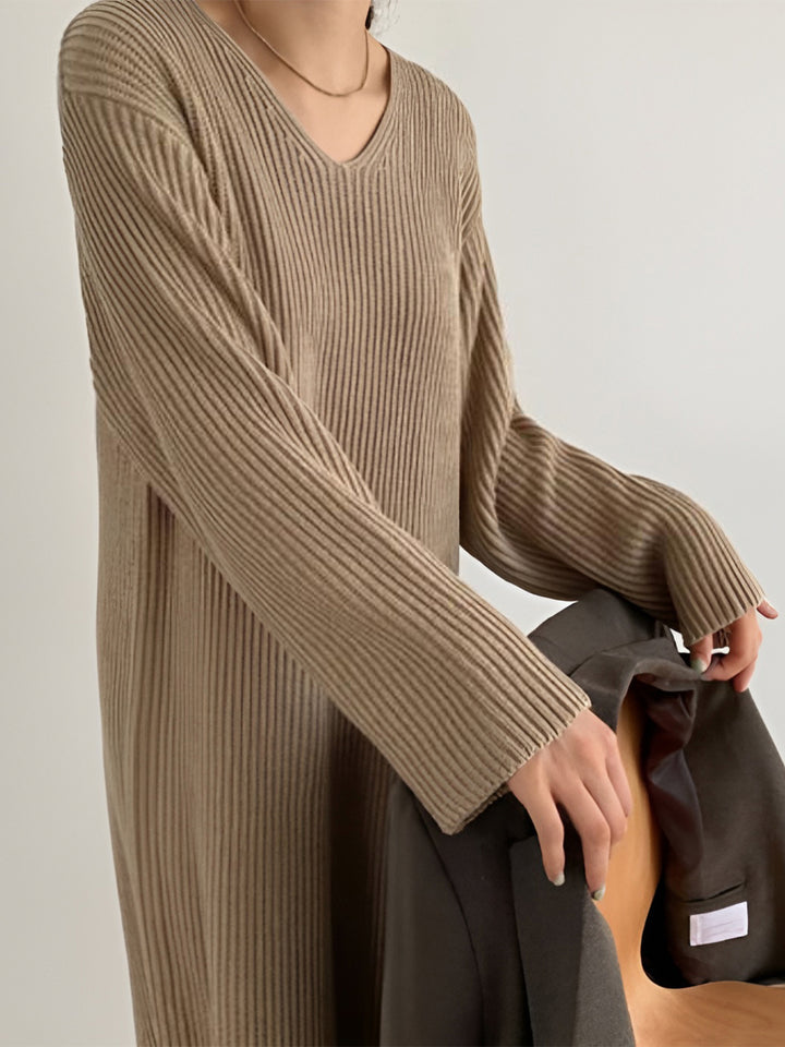 Simple V-Neck Knit Dress