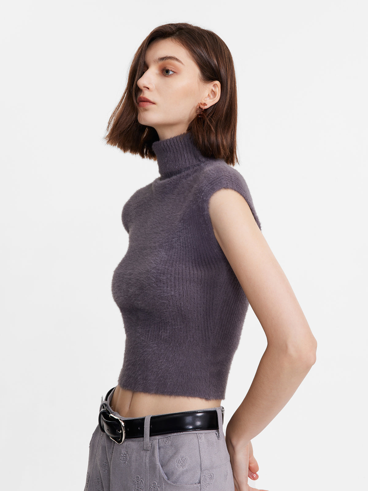 Sleeveless Turtleneck Sweater Top - Ahaselected