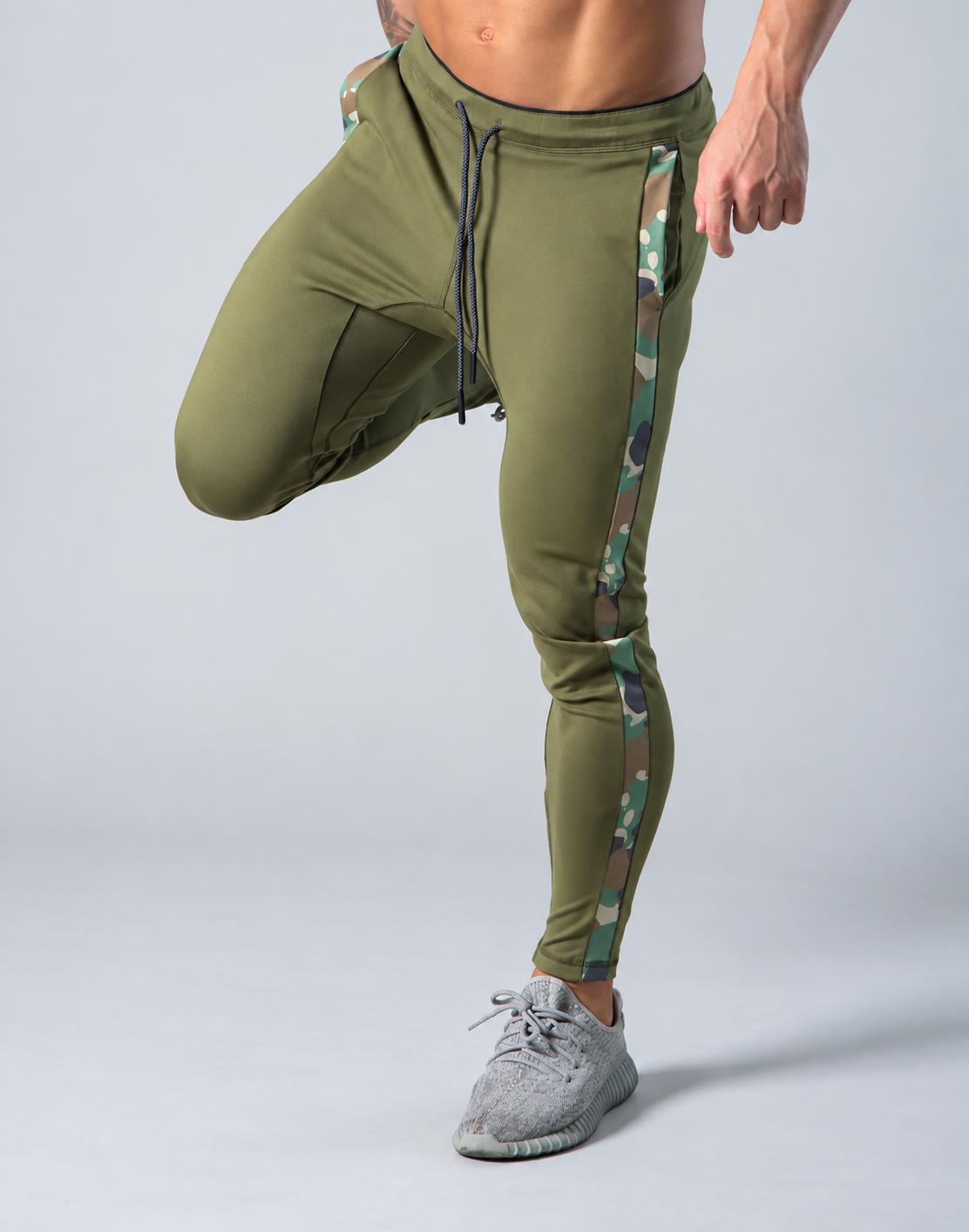 Men’s Camo Panel Athletic Ankle Zip Joggers-thumbmail-5