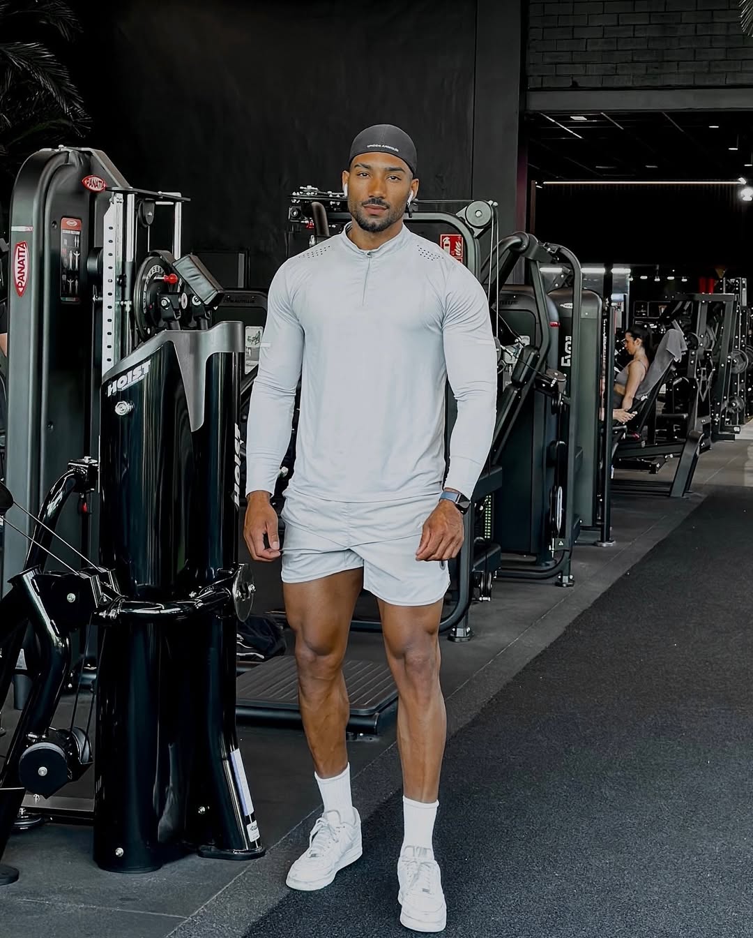 Meet_the_Performance_1-4_Zip_Baselayer_Ventilation_Tee_the_go-to_for_those_who_never_compromis.jpg