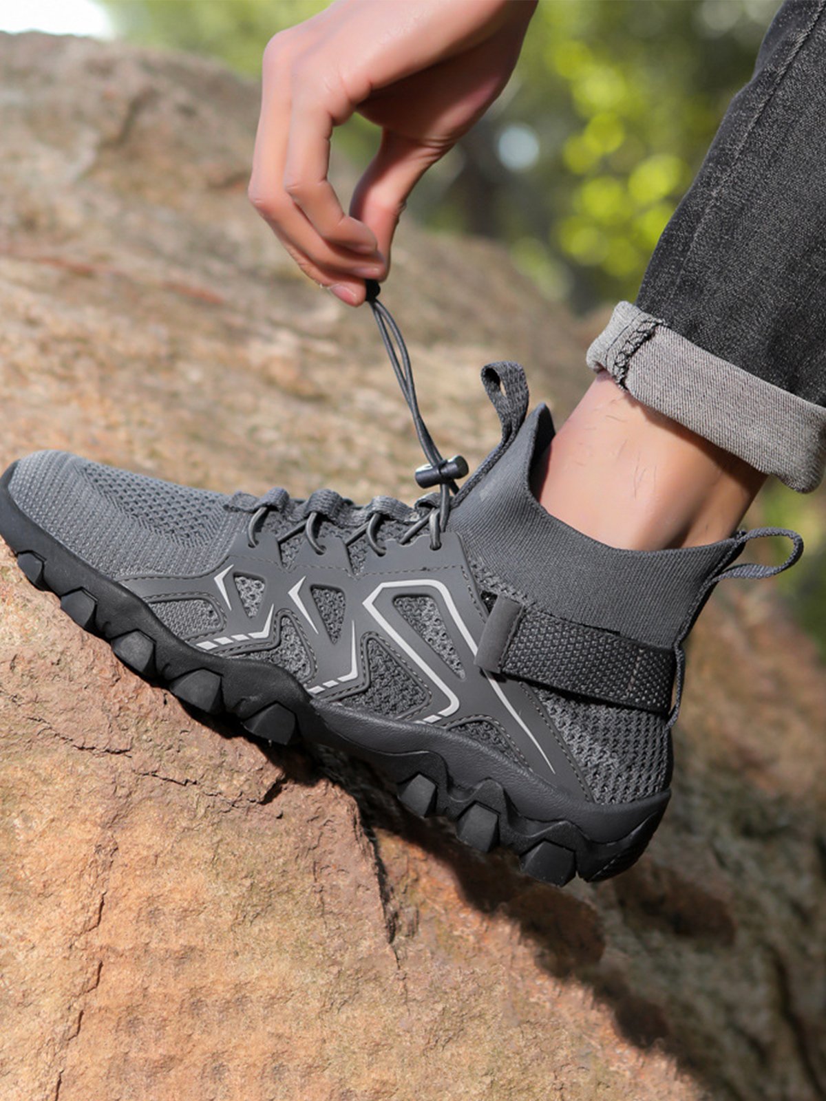 lightweight hiking boots for men